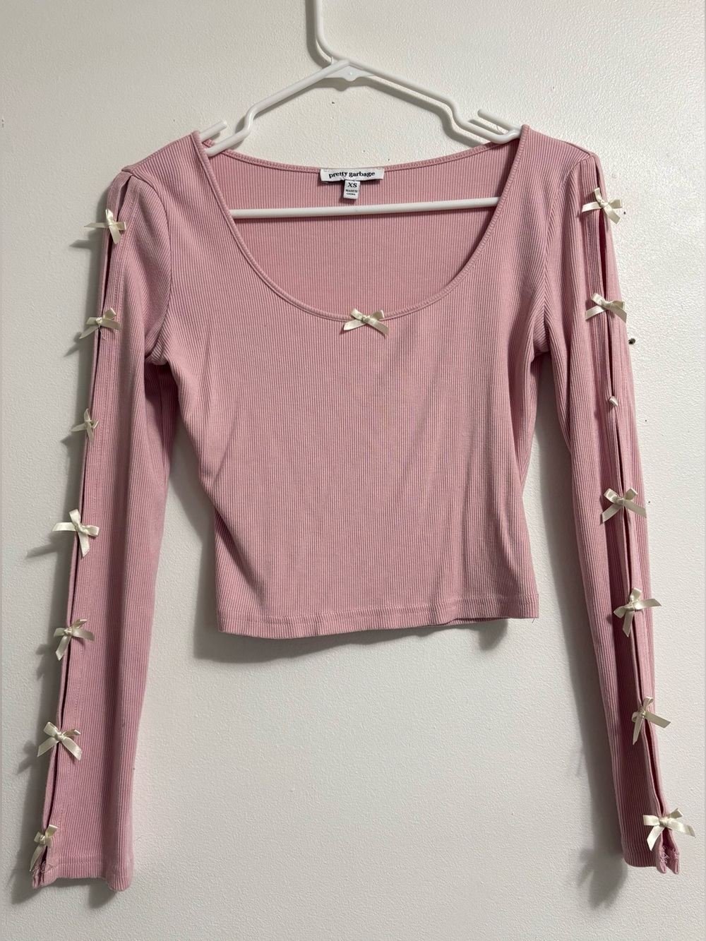 Pretty Garbage woman’s top
